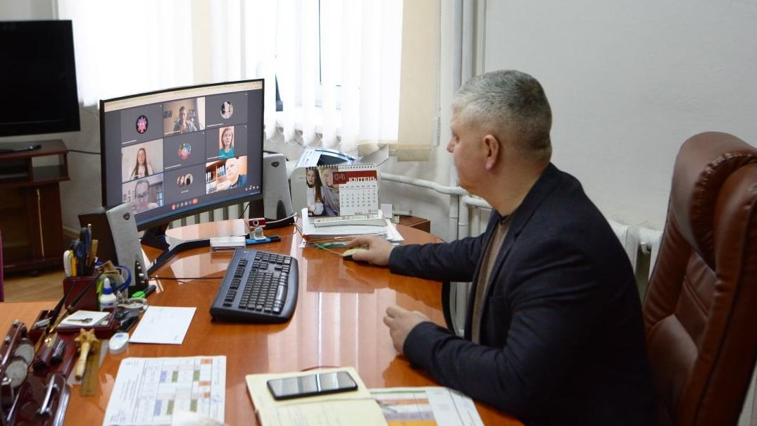 Навчаємось, працюємо і віримо в перемогу!