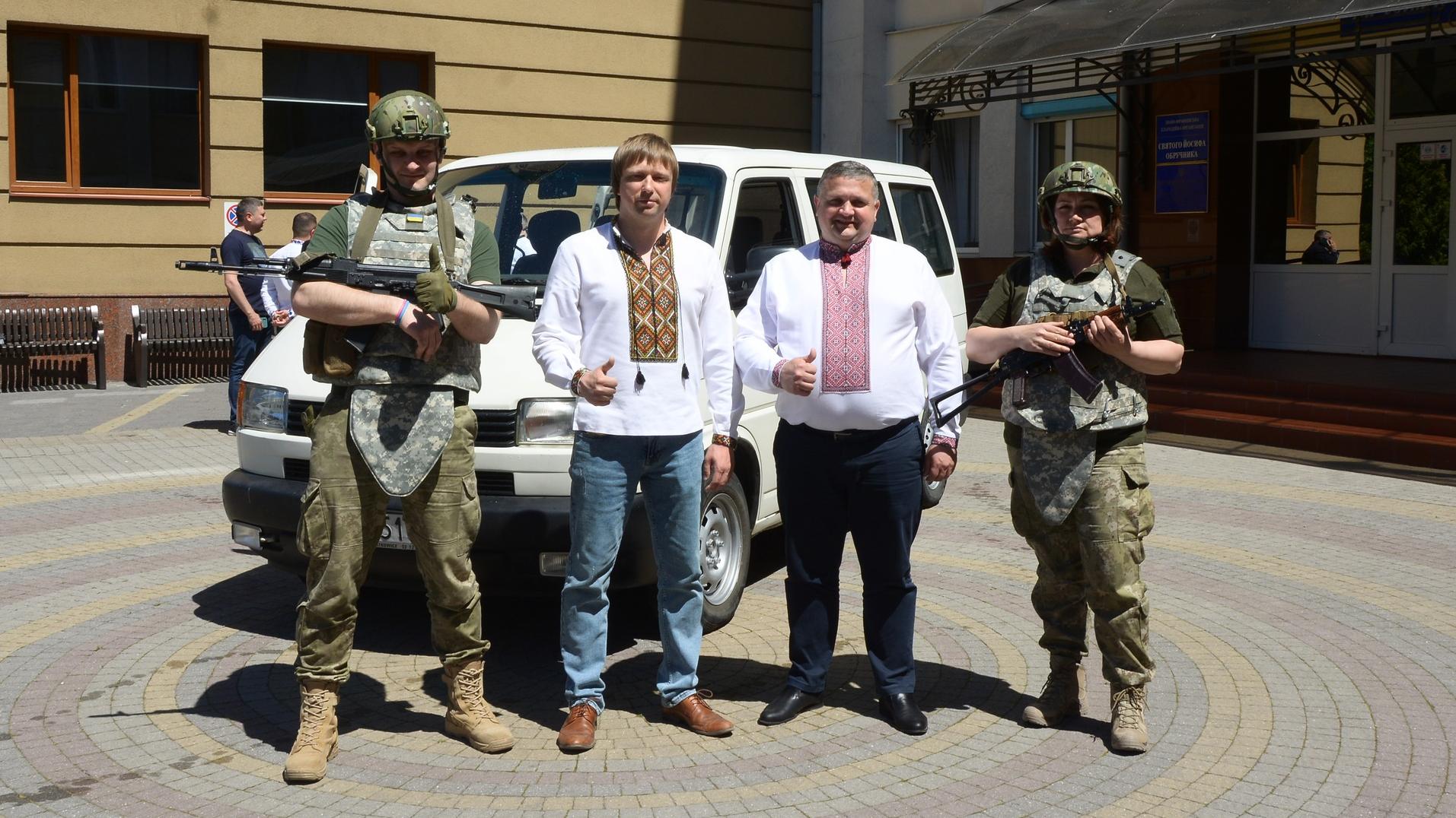 Передаємо авто у відважні та безстрашні руки українських воїнів!