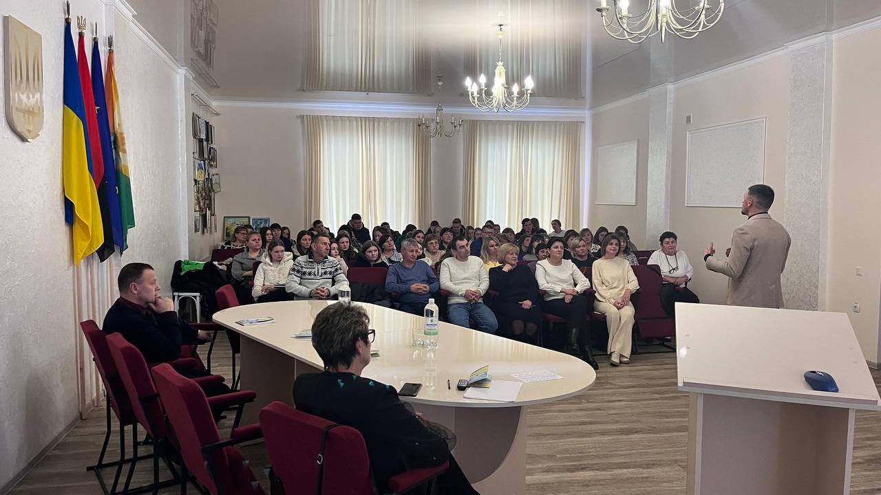 Викладачі УКД узяли участь у роботі круглого столу «Гідність та свобода як цінності державотворення»