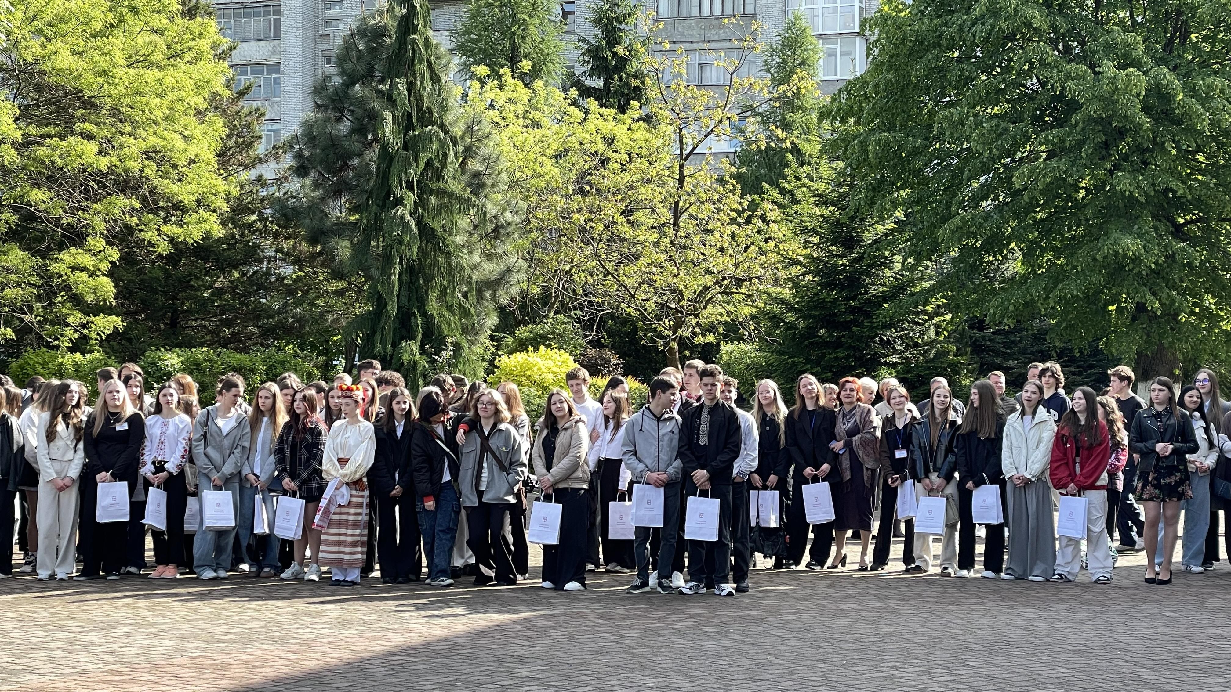 Грантові сертифікати – обдарованим випускникам!