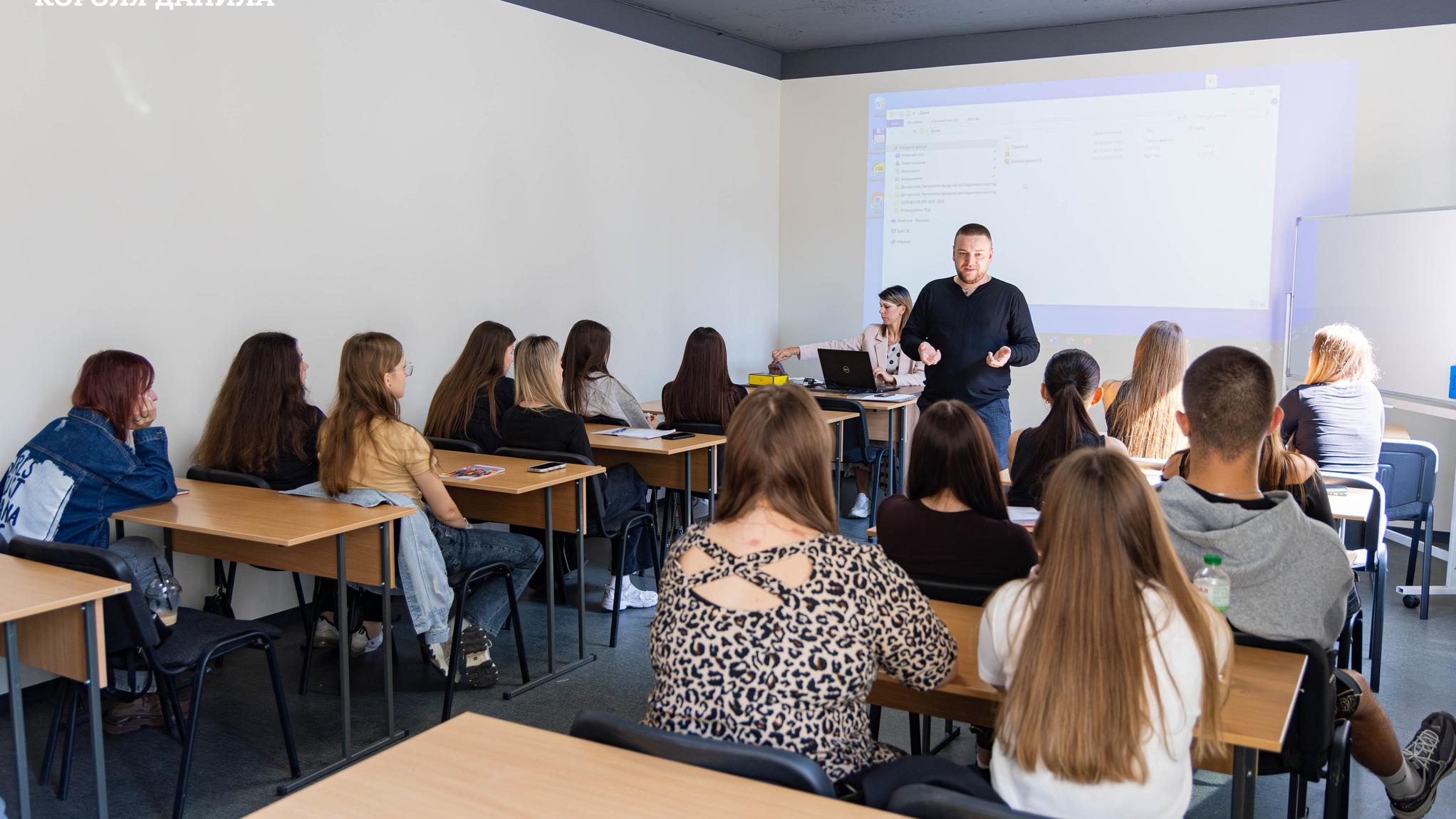 Успішні підприємці діляться досвідом зі студентами УКД