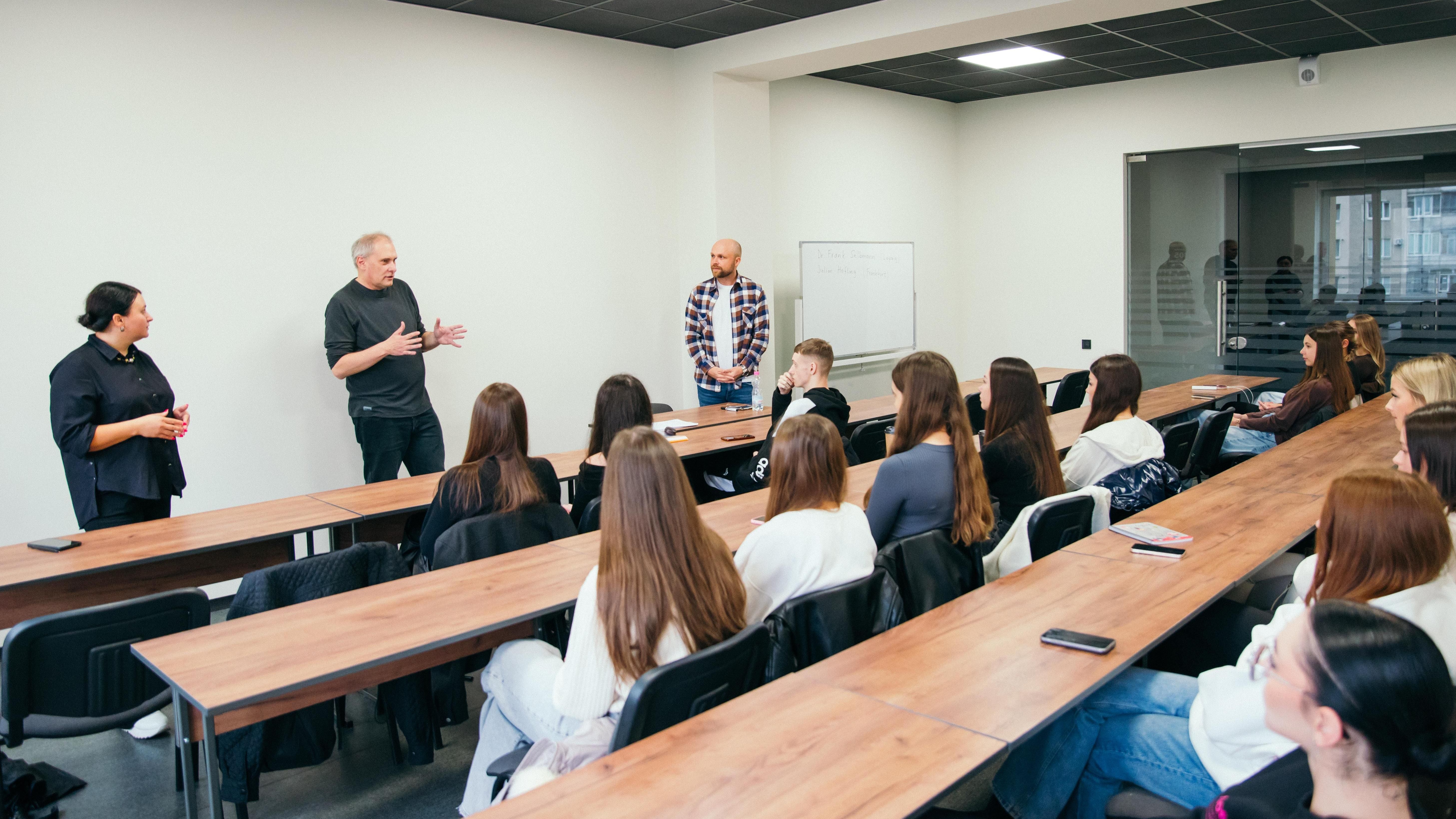 Студенти-філологи УКД поспілкувалися з носіями німецької мови