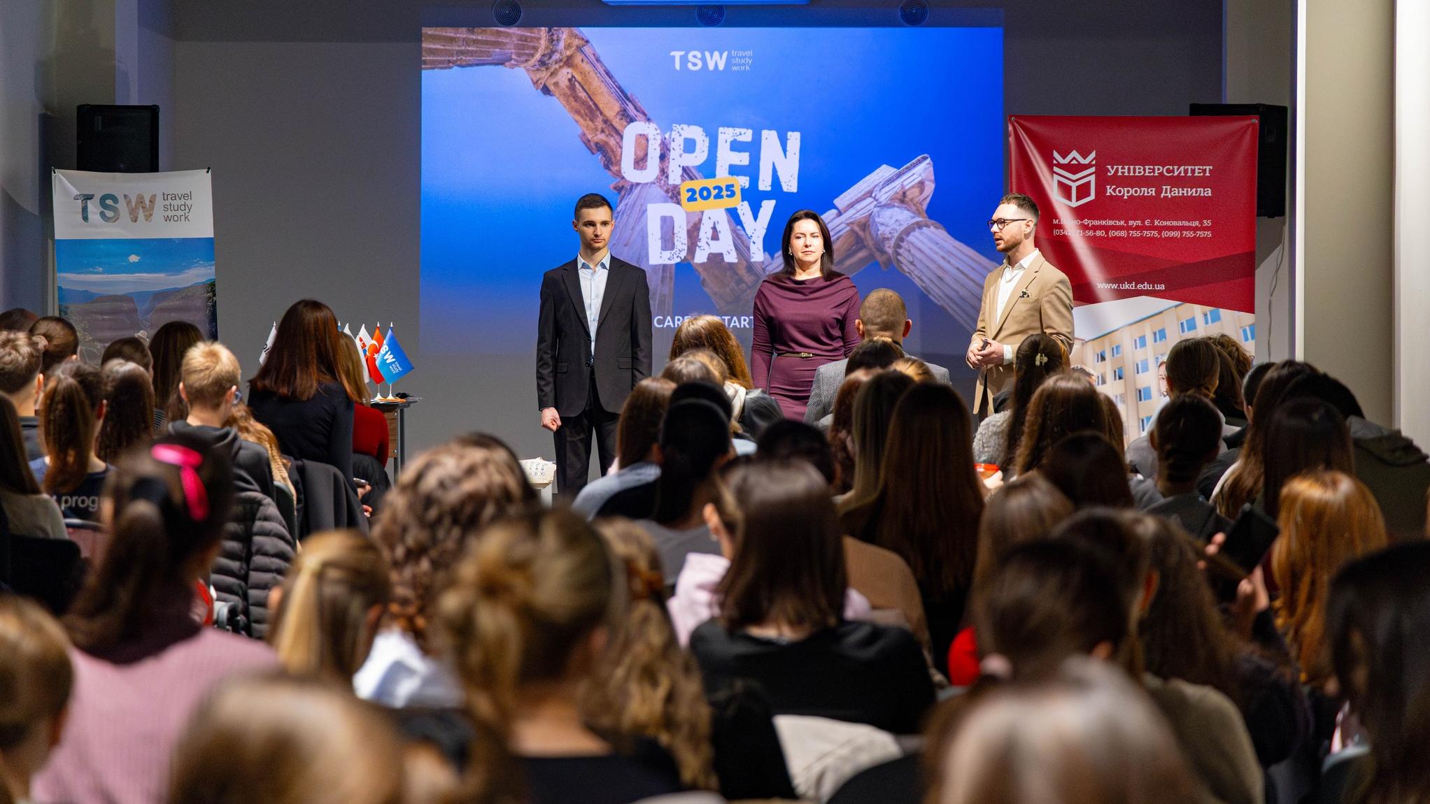 В УКД презентували міжнародні програми стажувань від Travel Study Work