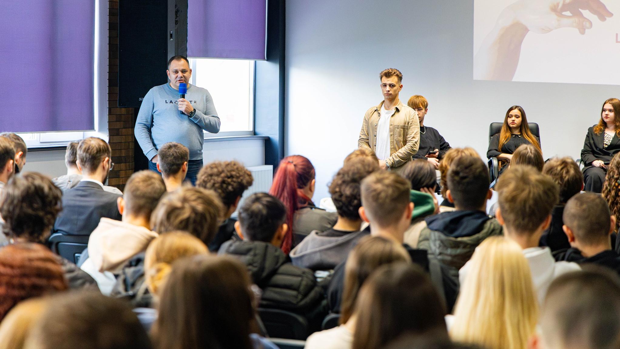 «ШІ мені, ШІ тобі – усі з Gemini»: в УКД презентували можливості освітньої передплати