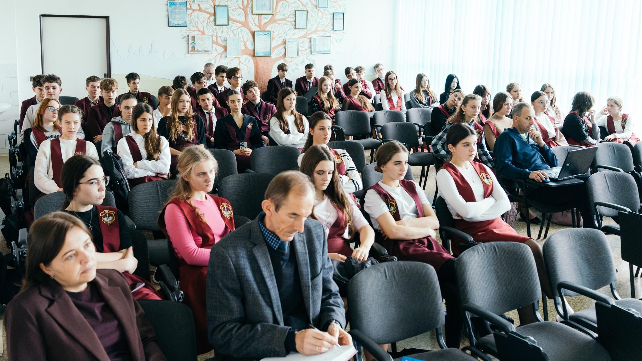 Викладачі УКД провели лекції в Науковому ліцеї ім. Миколи Сабата