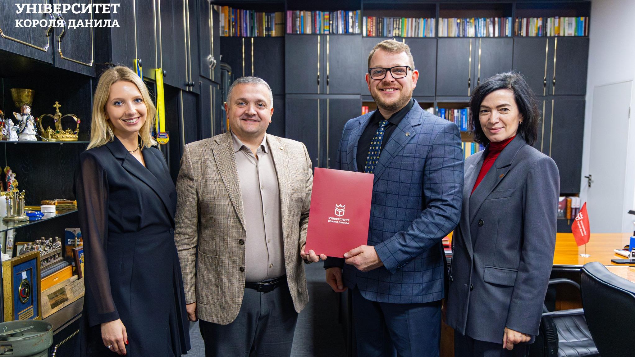 «Промоція для бібліотеки чи бібліотека для промоції?» – зустріч з Олегом Сербіним в УКД