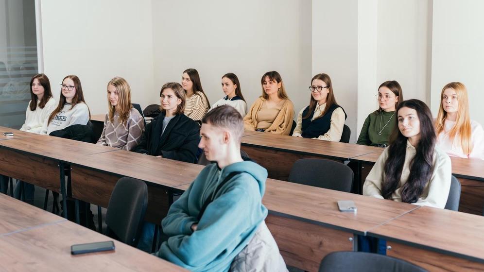 Онлайн-зустріч студентів-філологів УКД із британським блогером
