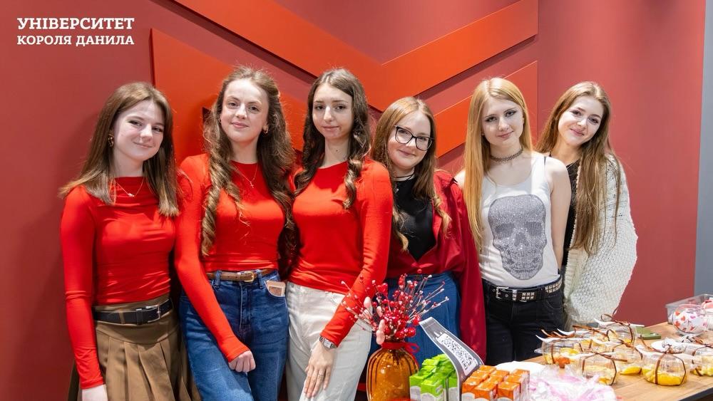 Тиждень любові до студентів УКД триває