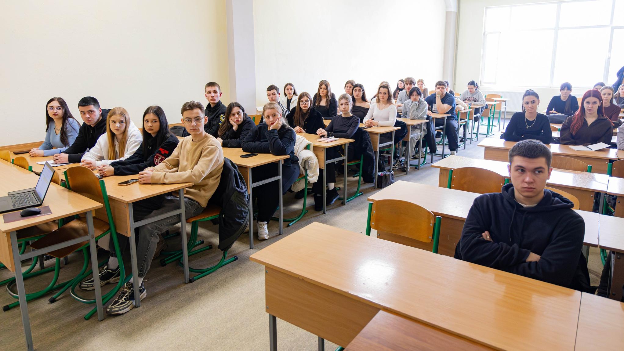 Заняття зі спеціалістом-практиком для студентів-правоохоронців II курсу