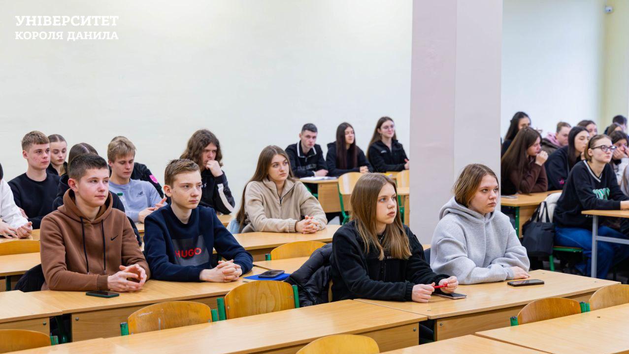 Бінарне заняття з представниками органів прокуратури