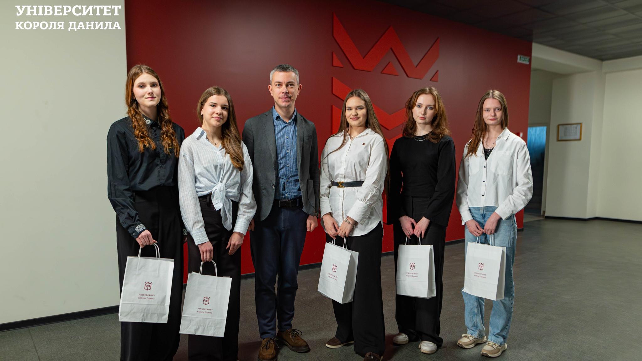 Студенти Фахового коледжу УКД – переможці конкурсу МАН