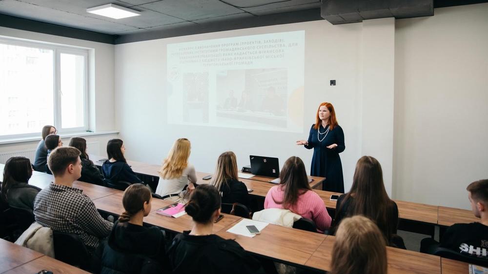 Діалог про можливості для молоді