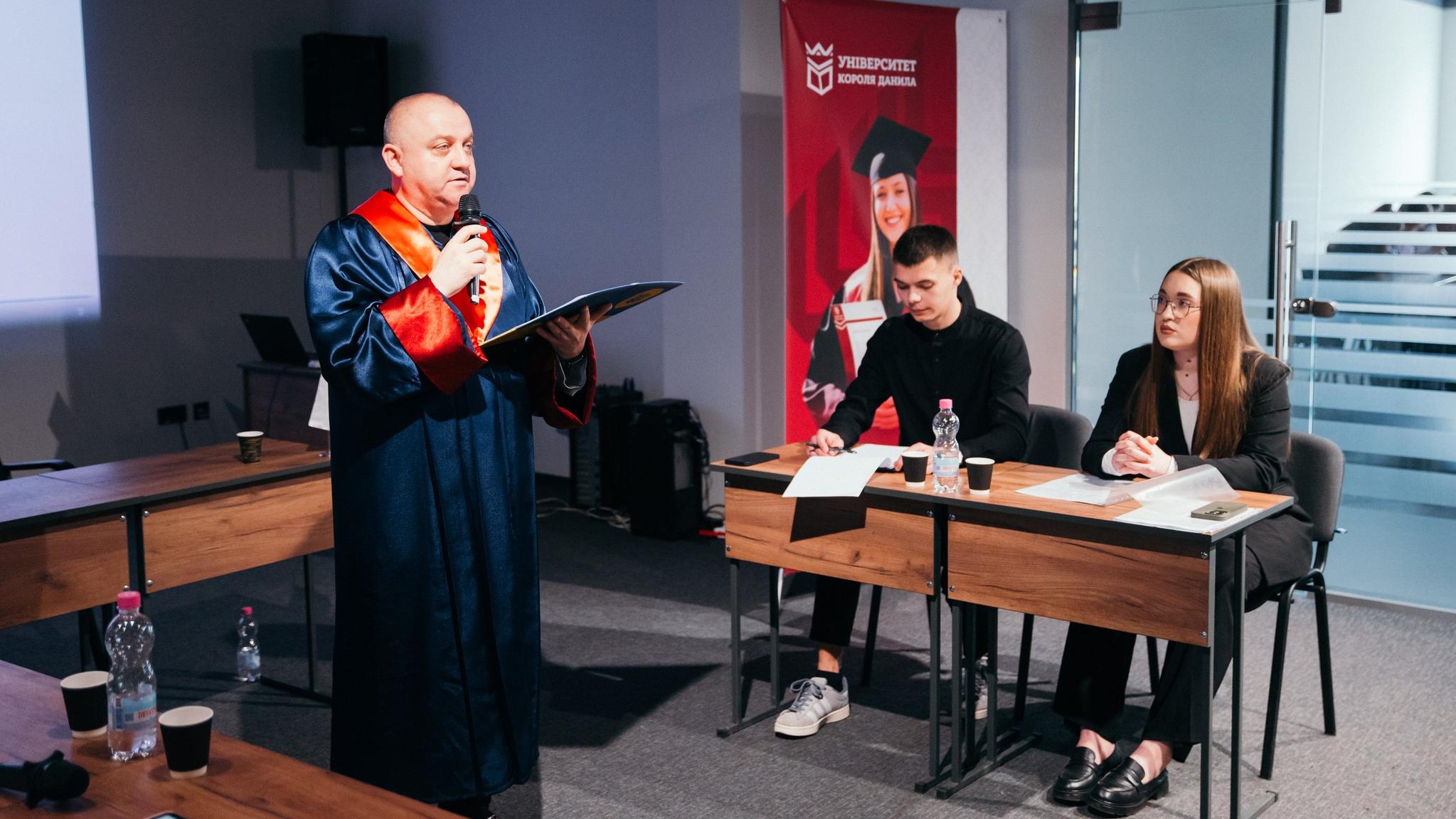 «Шлях правосуддя: від місця події до зали суду»: майстерклас для школярів в УКД