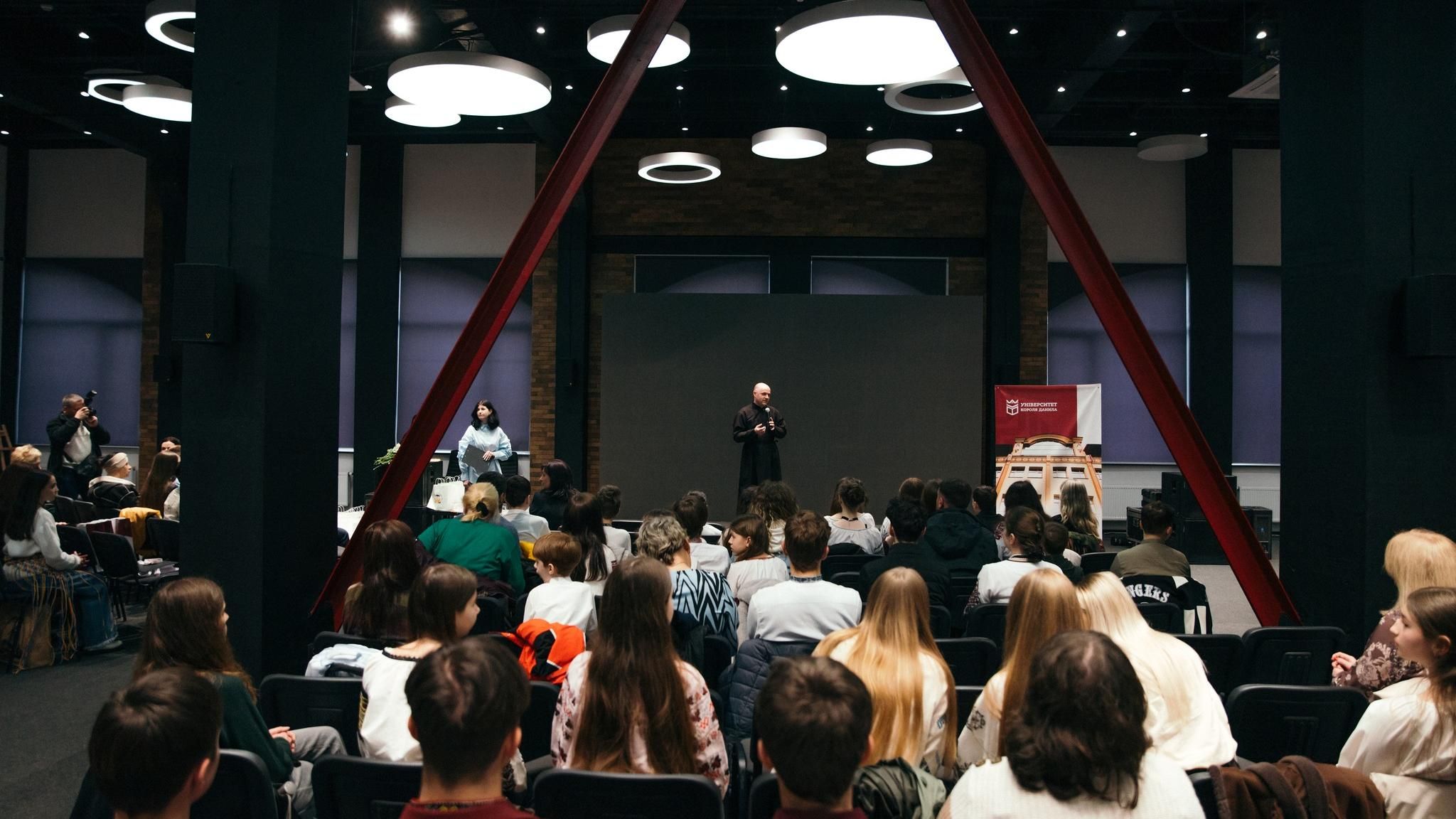 УКД підтримує розвиток християнських цінностей молоді