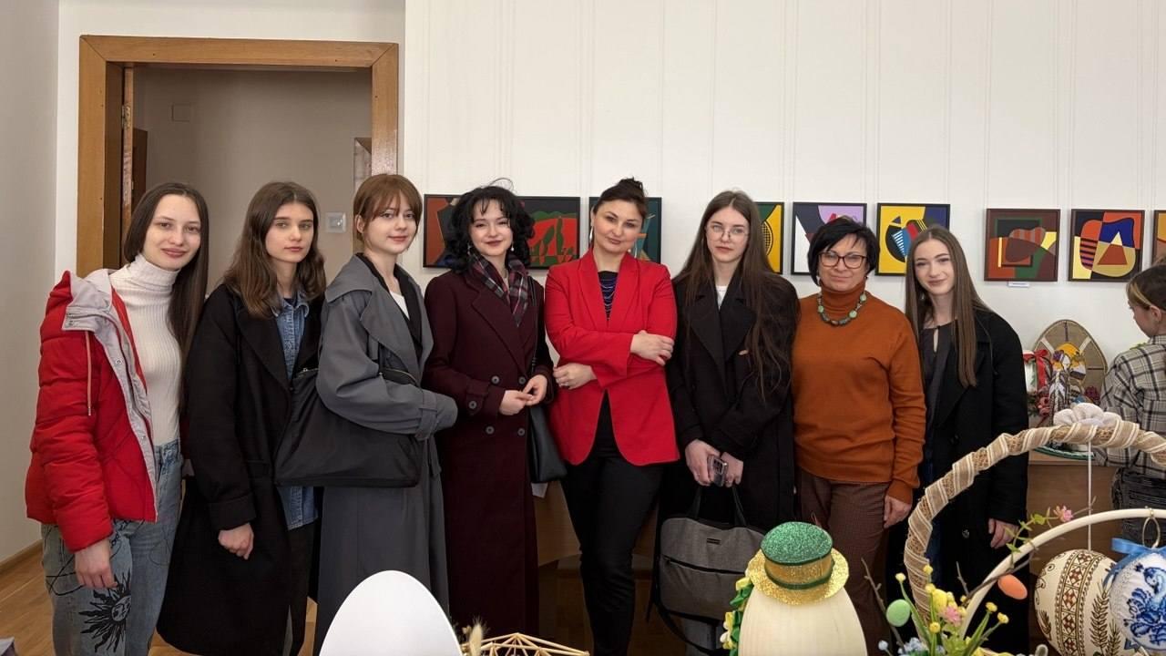 Викладачі УКД — у складі журі виставки-конкурсу з писанкарства 