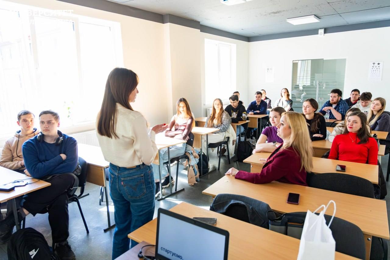Студенти УКД досліджували формування брендів разом із практиком