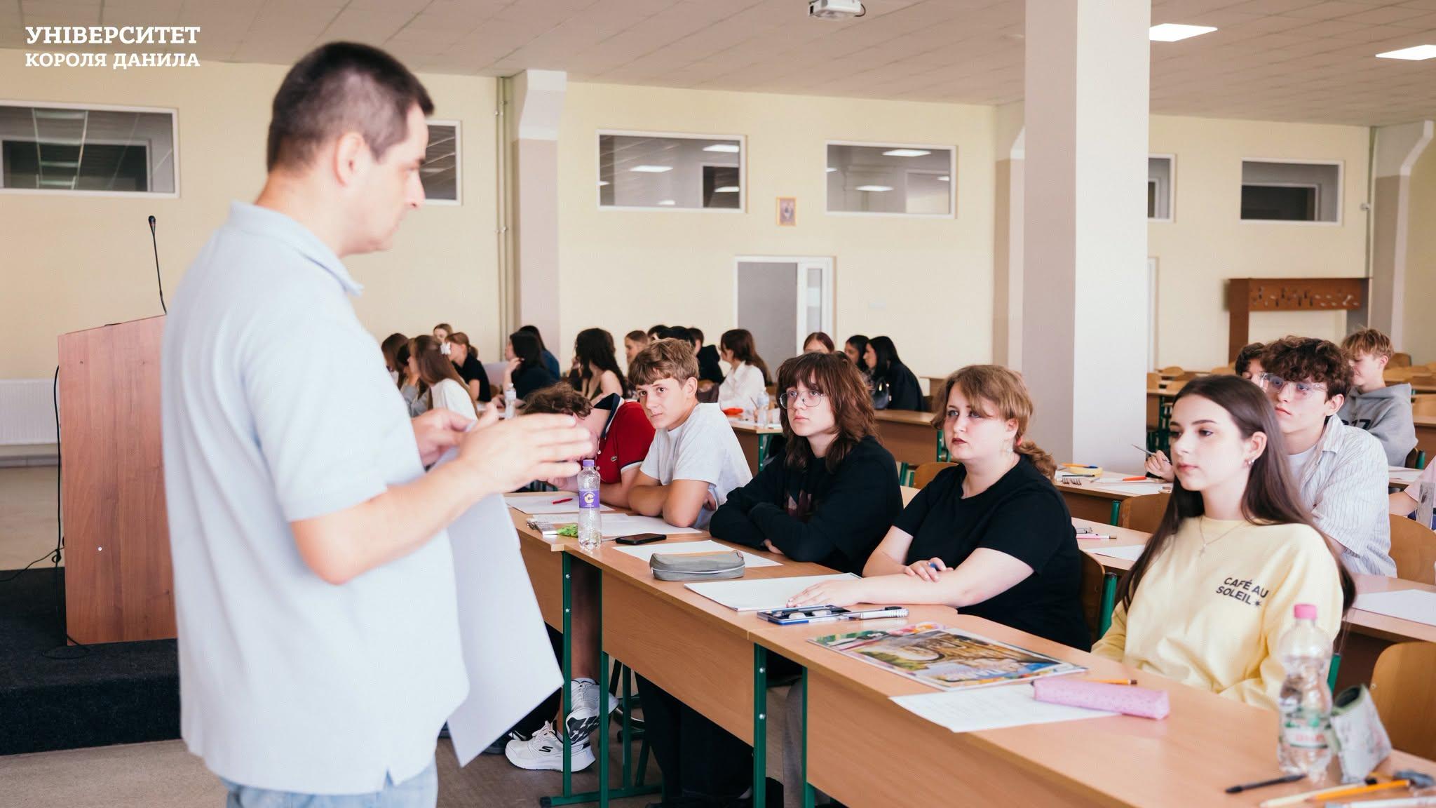 Творчі іспити для вступників на спеціальності «Дизайн» й «Архітектура та містобудування» в УКД