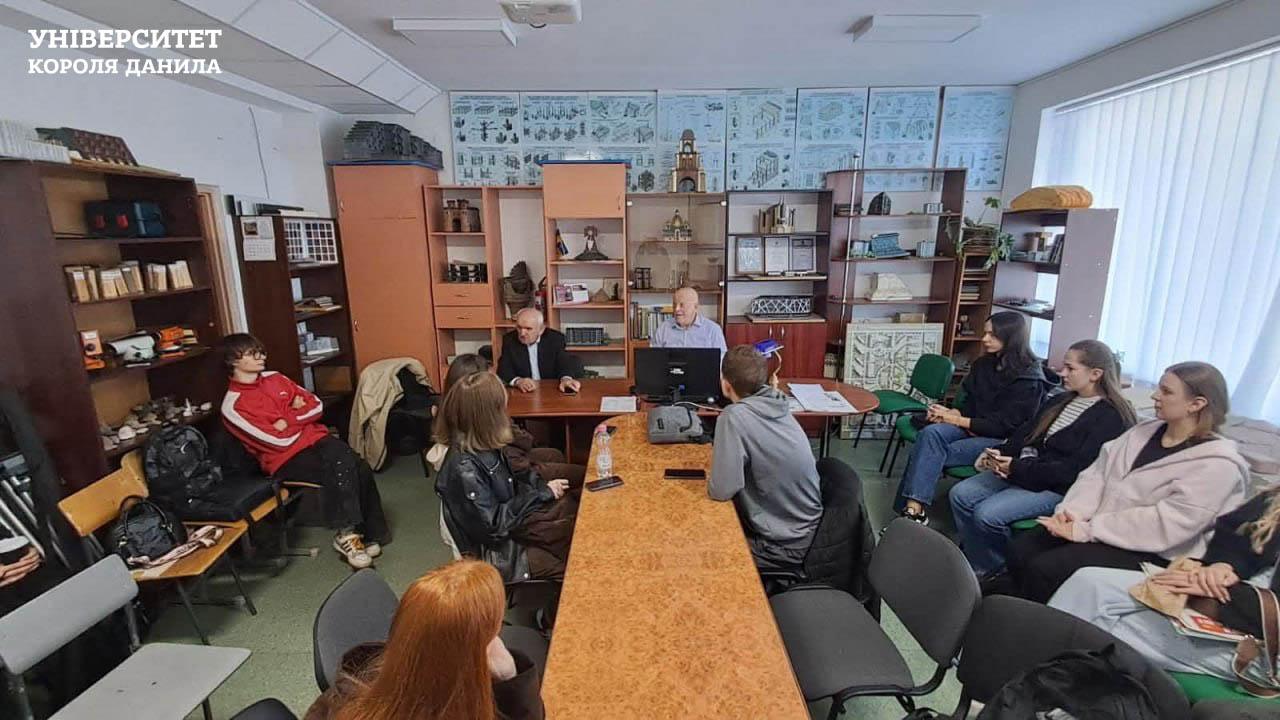 Студенти УКД зустрілися з професором НУ «Львівська політехніка» Миколою Габрелем